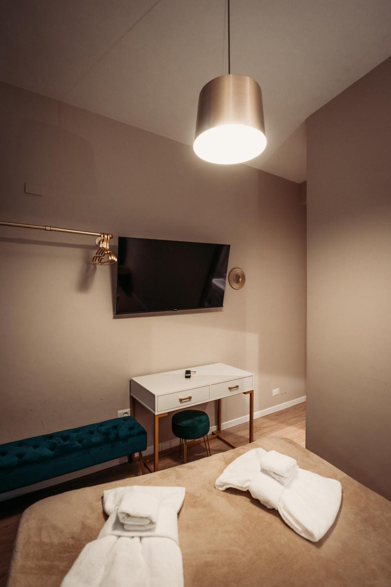 Hotel Domus Tiberina Rome Exterior photo